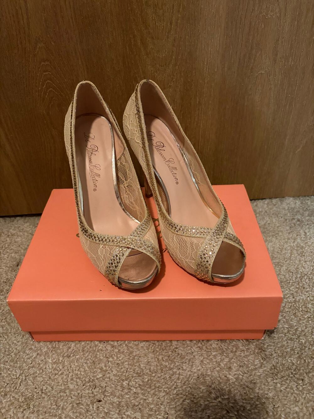 De Blossom Collection Nude Lace Rhinestone Peep Heels Size 8